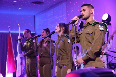 IDF Ensemble singing 